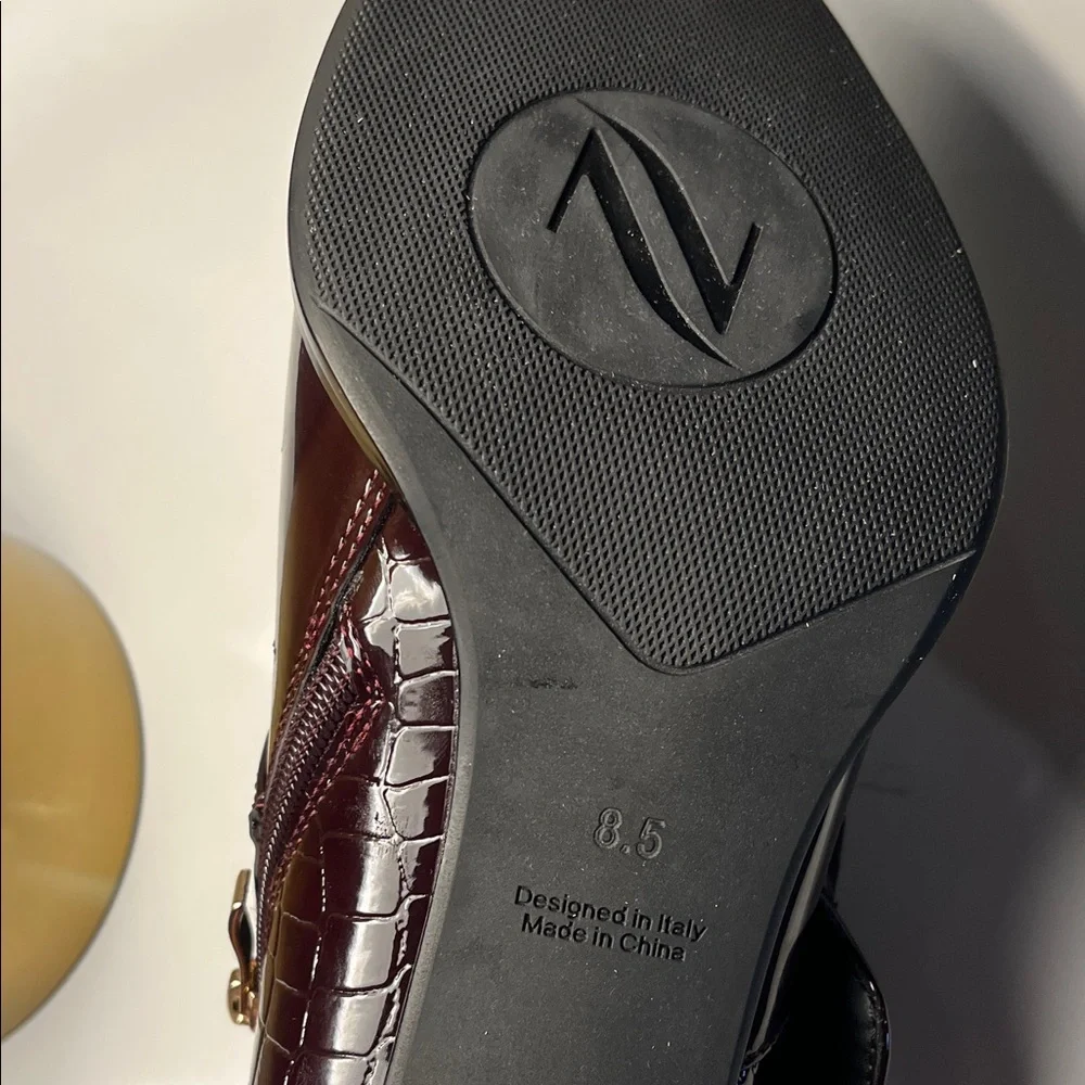 TDD Vogue‎ Elegant Women’s Burgundy Patent Leather Chunky Block Heels. Size 8.5